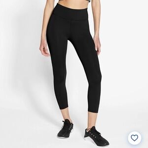 Nike One DRI-FIT Women's Black Tight Fit Mid Rise Capri Leggings Size XL